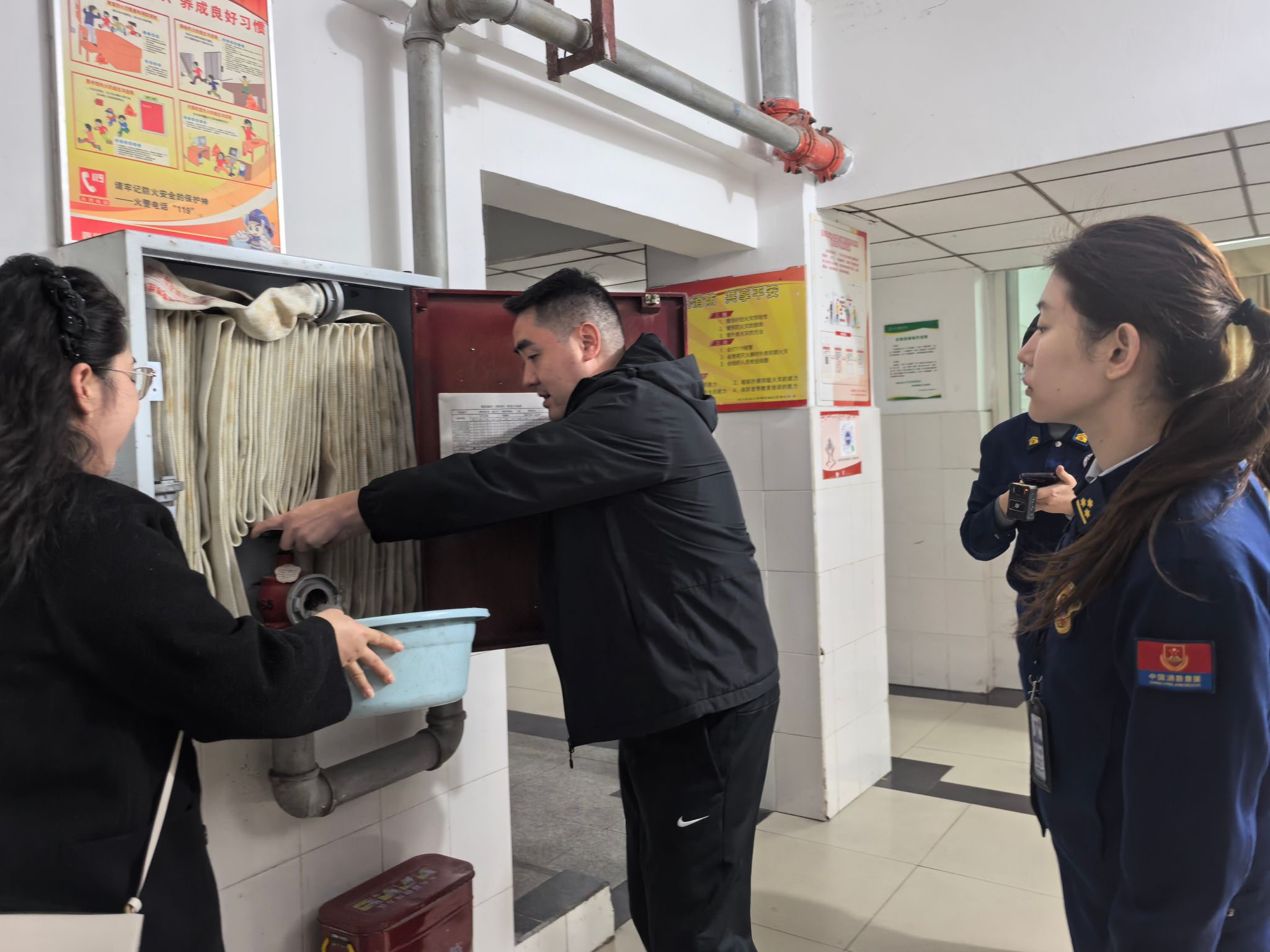 综管办扎实开展校园安全系列工作筑牢校园安全防线